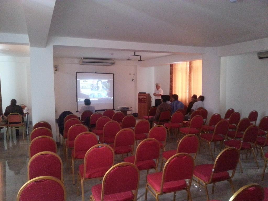 Libertad Hotel Trujillo Buitenkant foto