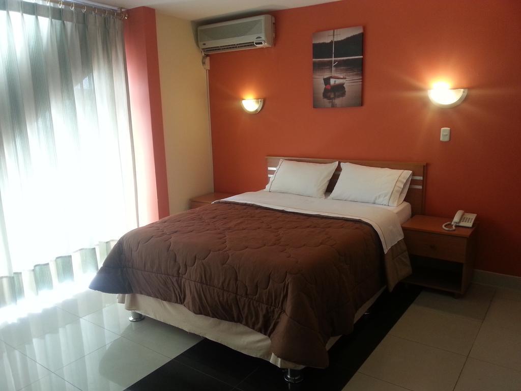 Libertad Hotel Trujillo Buitenkant foto